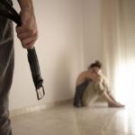 Víctimes de violència infantil: el doble de risc d’intents de suïcidi Víctimes de violència infantil: el doble de risc d’intents de suïcidi