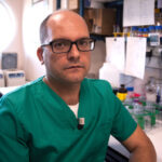 “Hem aconseguit que els bacteris resistents es tornin de nou sensibles als antibiòtics” “Hem aconseguit que els bacteris resistents es tornin de nou sensibles als antibiòtics”
