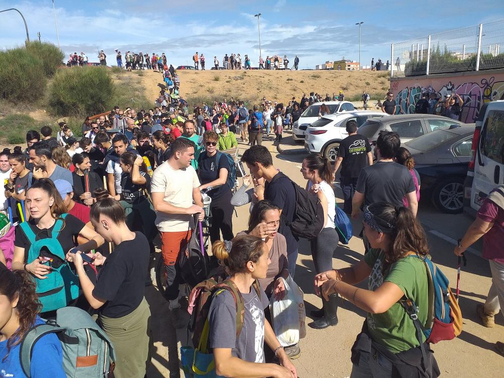 Un any després de la DANA a les escoles: aules prefabricades, impacte emocional i sensació d’abandonament